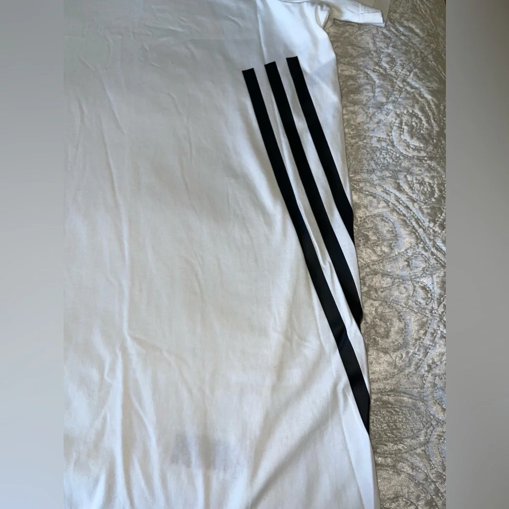 Adidas Men’s White 3 Striped Shirt‎ Size 2XL